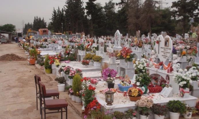 Συνέβη κι αυτό! Έθαψαν νεκρό πάνω από άλλο νεκρό στη Θεσσαλονίκη